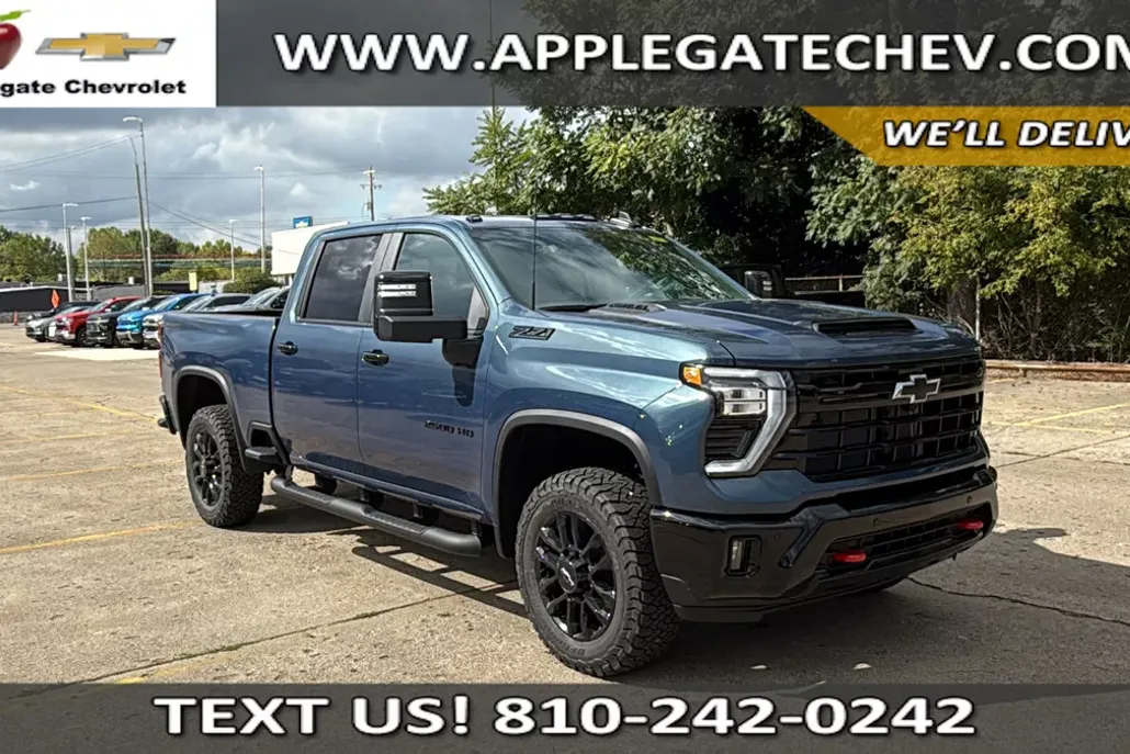 2026 Chevrolet Silverado 2500HD LT photo 1