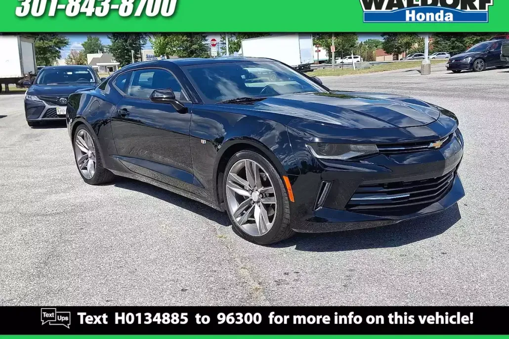 2017 Chevrolet Camaro 2LT photo 1