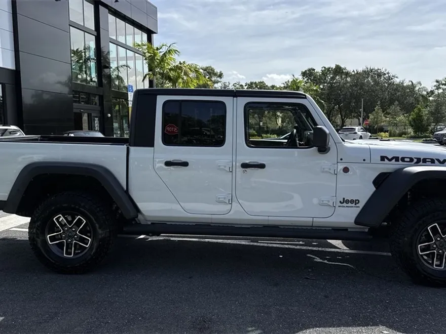 2024 Jeep Gladiator Mojave photo 1