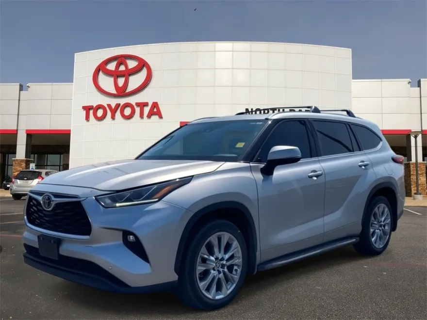 2023 Toyota Highlander Limited photo 1