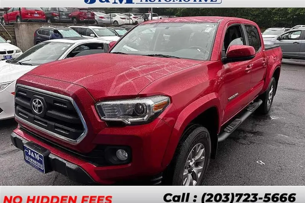 2017 Toyota Tacoma SR5 photo 1