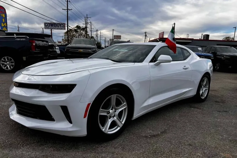 2018 Chevrolet Camaro LS photo 1