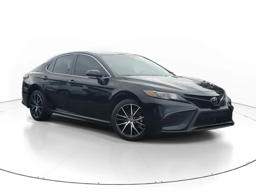 2024 Toyota Camry SE photo 1