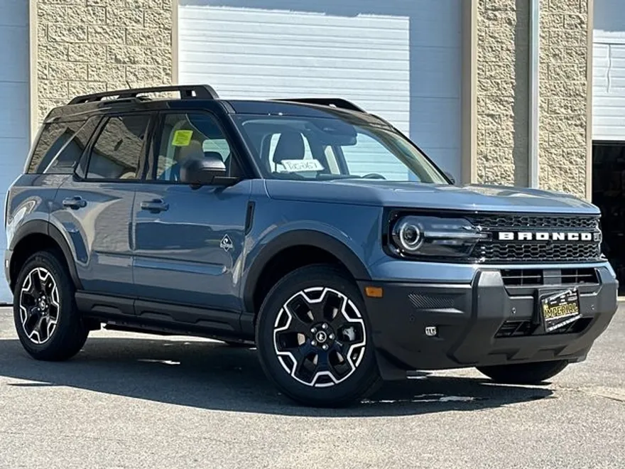 2025 Ford Bronco Sport Outer Banks photo 1