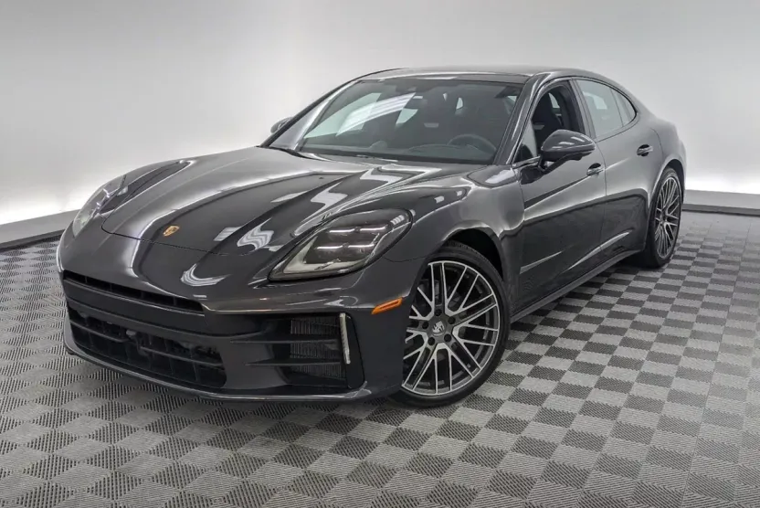 2024 Porsche Panamera photo 1