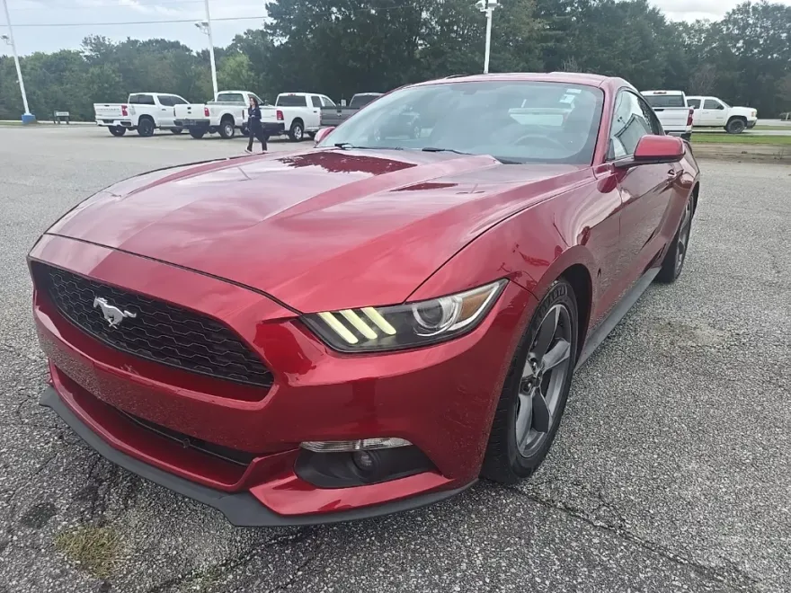 2015 Ford Mustang V6 photo 1