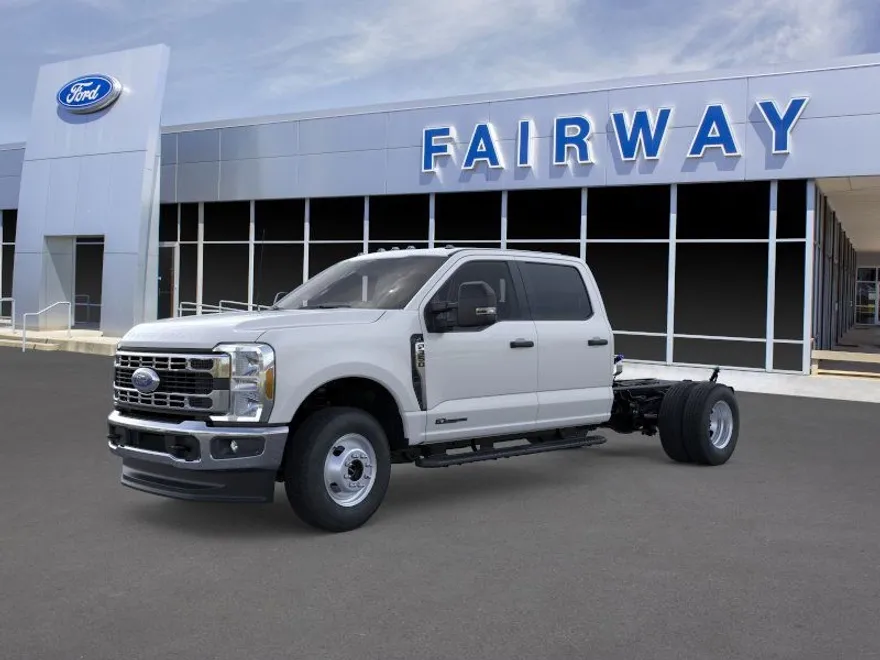 2025 Ford F-350 XL photo 1
