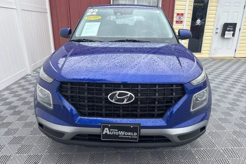 2022 Hyundai Venue SE photo 1