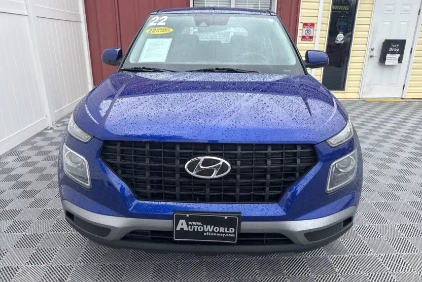 2022 Hyundai Venue SE photo 1