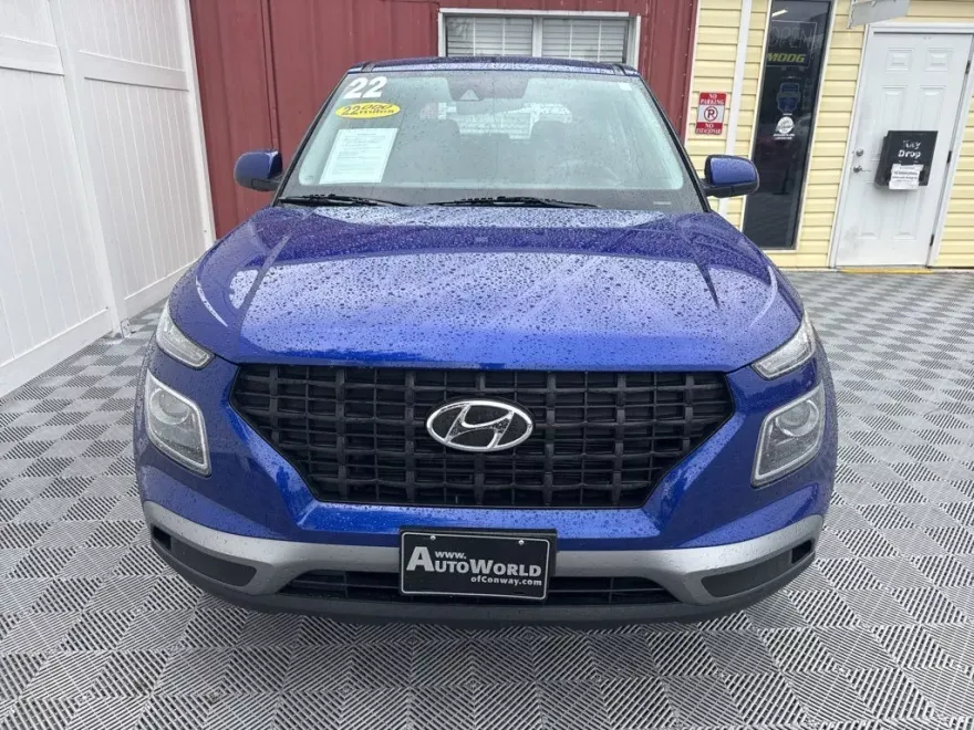 2022 Hyundai Venue SE photo 1