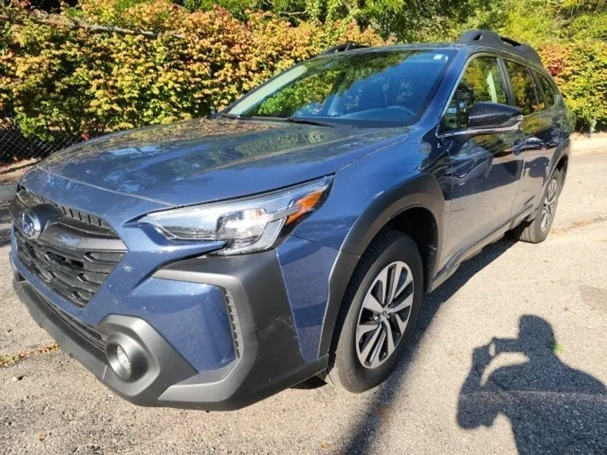 2024 Subaru Outback Premium photo 1