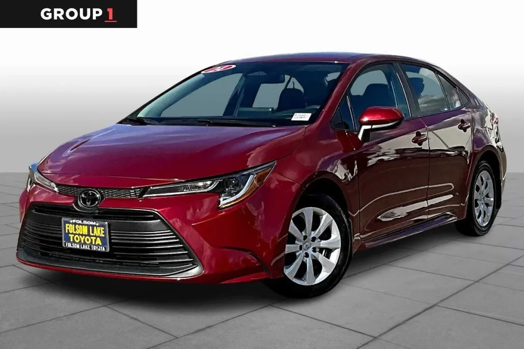 2024 Toyota Corolla LE photo 1