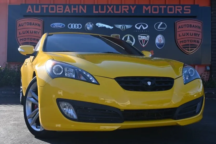 2012 Hyundai Genesis Coupe 3.8 Track photo 1