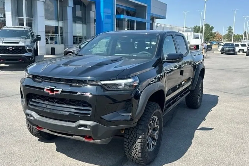 2026 Chevrolet Colorado ZR2 photo 1