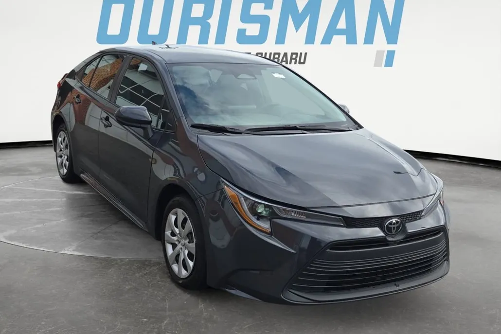 2024 Toyota Corolla LE photo 1