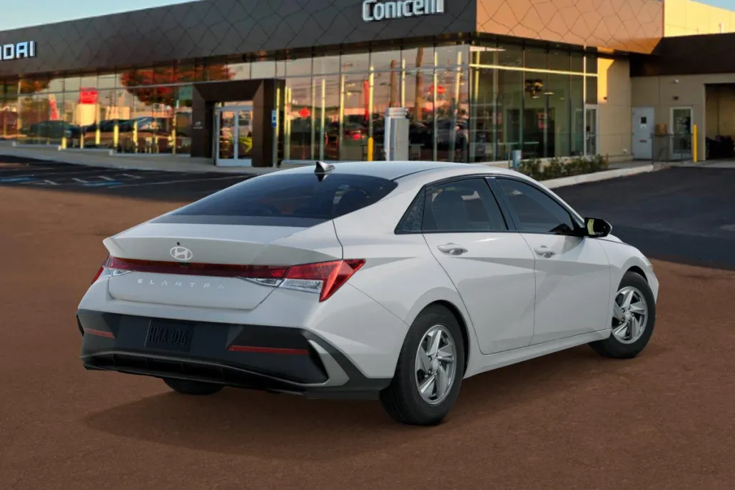 2025 Hyundai Elantra SE photo 1