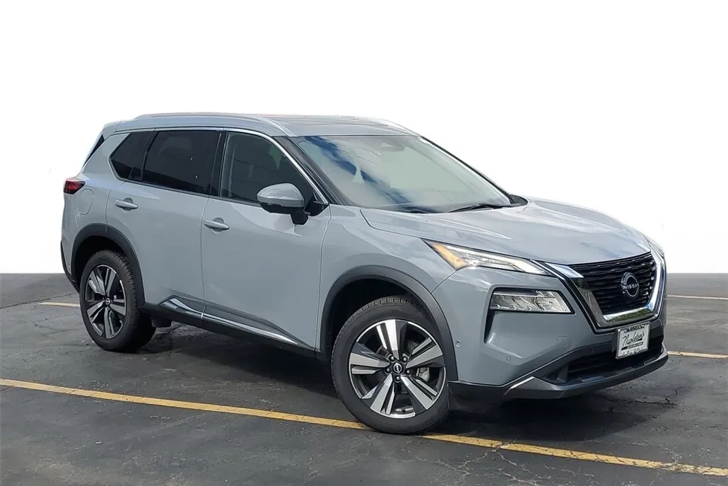 2023 Nissan Rogue SL photo 1
