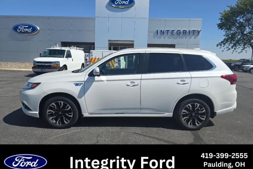 2018 Mitsubishi Outlander PHEV SEL photo 1