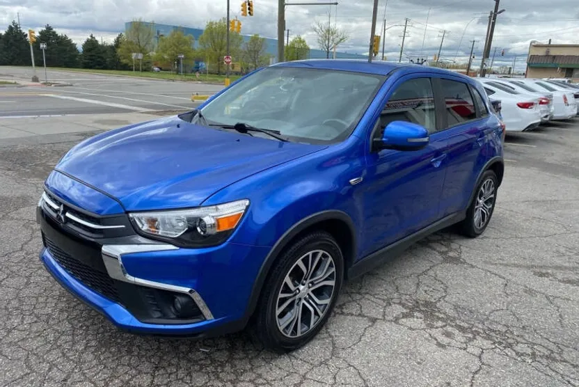 2018 Mitsubishi Outlander Sport LE photo 1