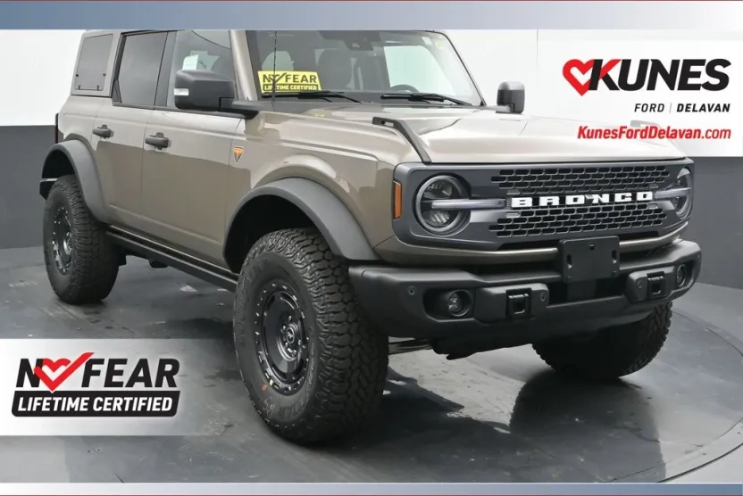2025 Ford Bronco Badlands photo 1