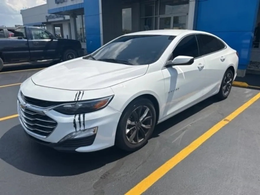 2019 Chevrolet Malibu 1LT photo 1