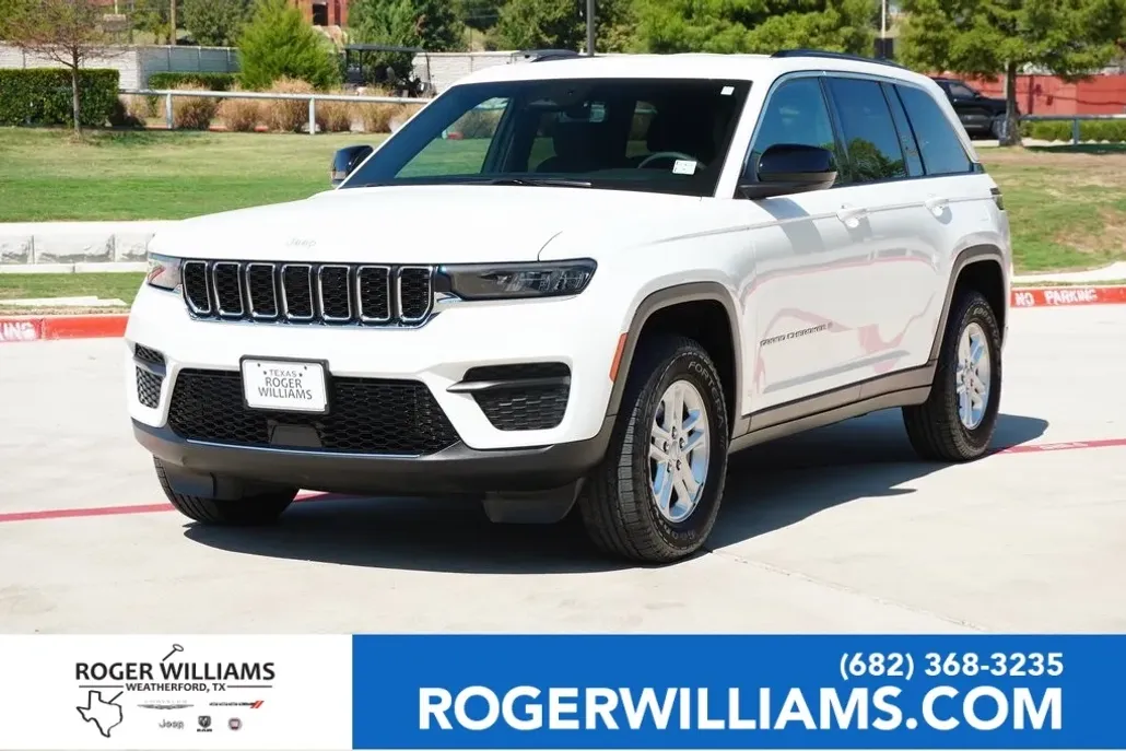 2024 Jeep Grand Cherokee Laredo photo 1
