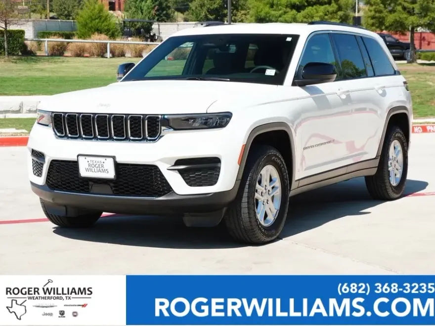 2024 Jeep Grand Cherokee Laredo photo 1