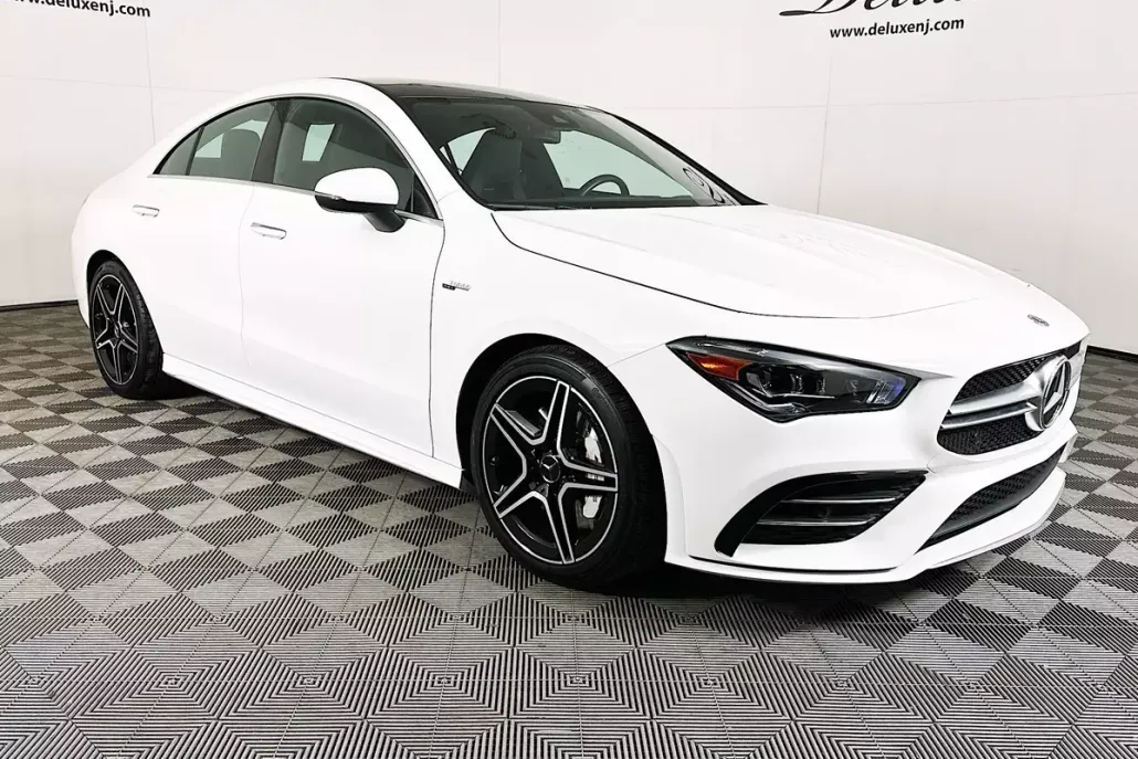2023 Mercedes Benz CLA 35 AMG 4MATIC photo 1