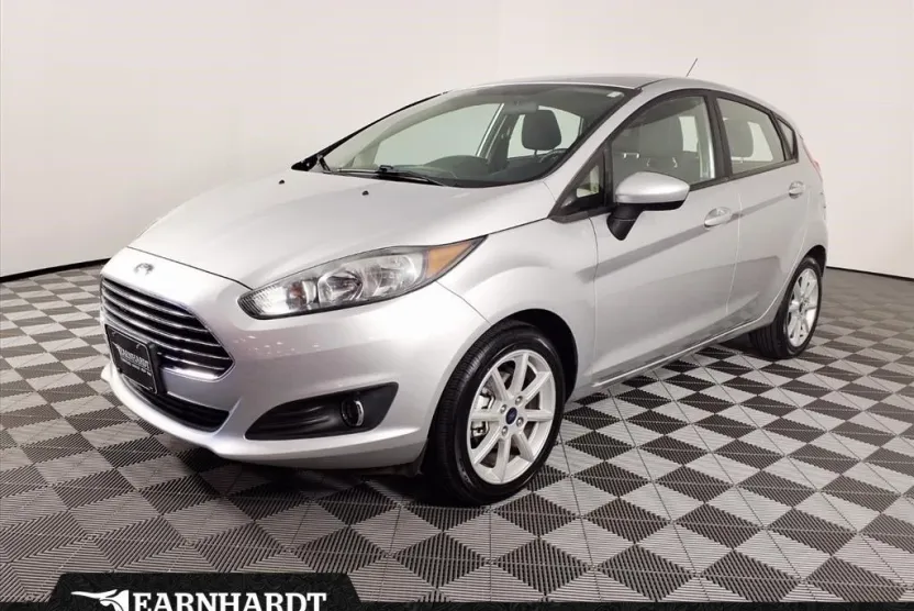 2018 Ford Fiesta SE photo 1