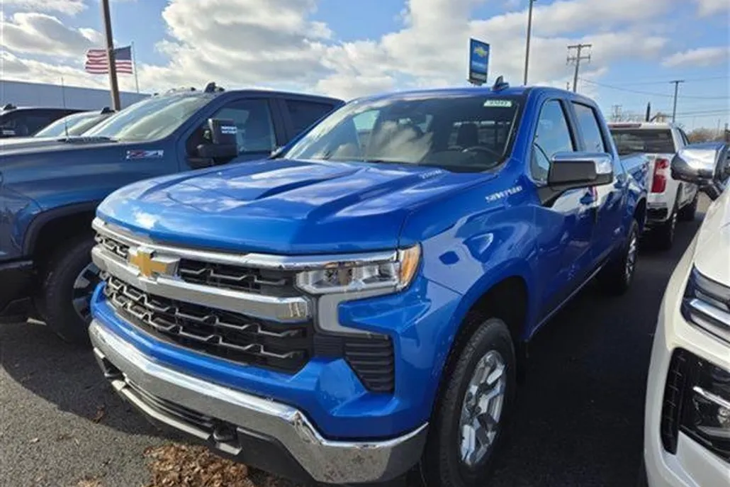 2025 Chevrolet Silverado 1500 LT photo 1