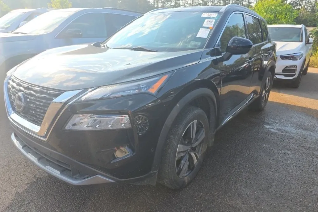 2023 Nissan Rogue SL photo 1