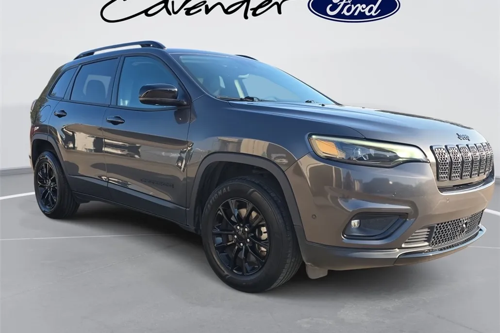 2023 Jeep Cherokee Altitude photo 1