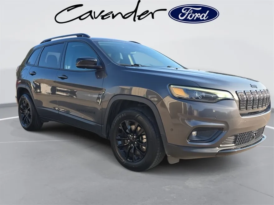 2023 Jeep Cherokee Altitude photo 1