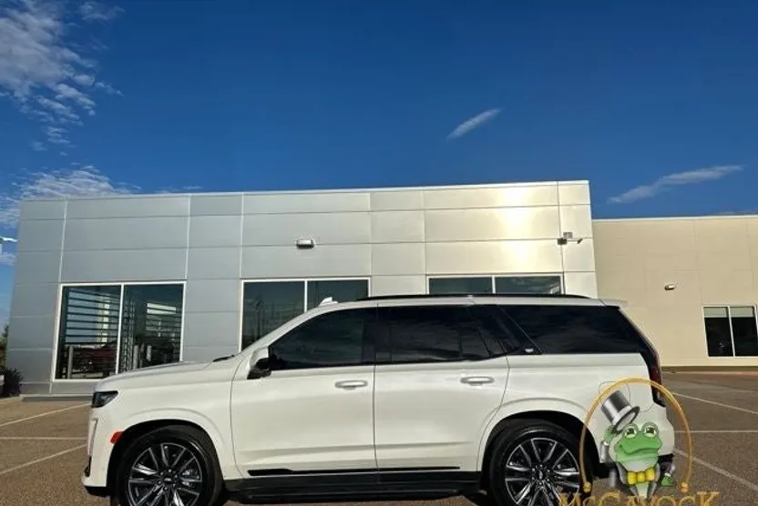 2022 Cadillac Escalade Sport Platinum photo 1