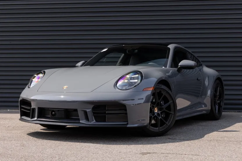 2025 Porsche 911 photo 1