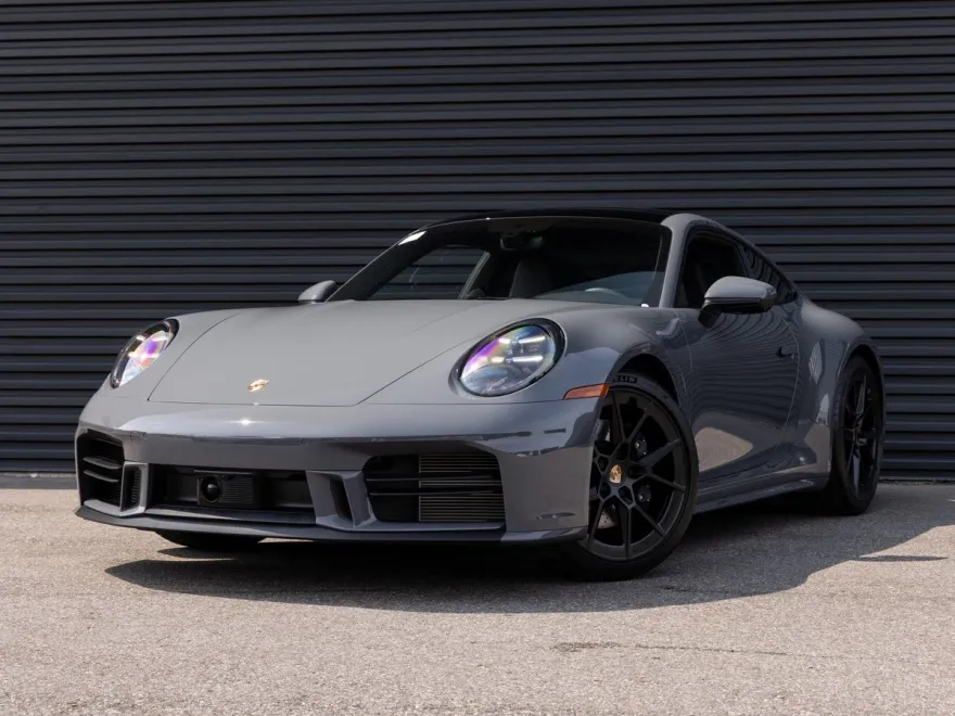 2025 Porsche 911 photo 1