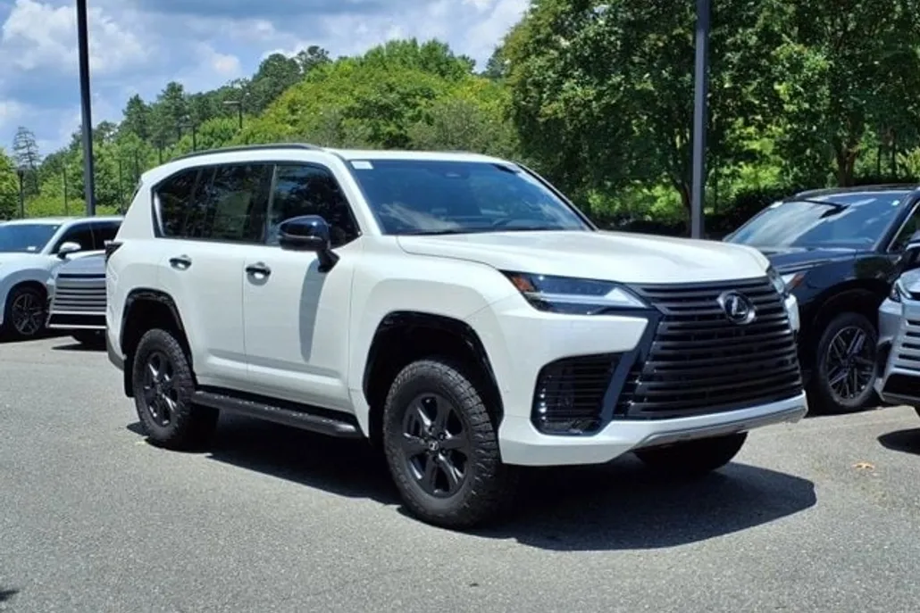 2025 Lexus LX photo 1