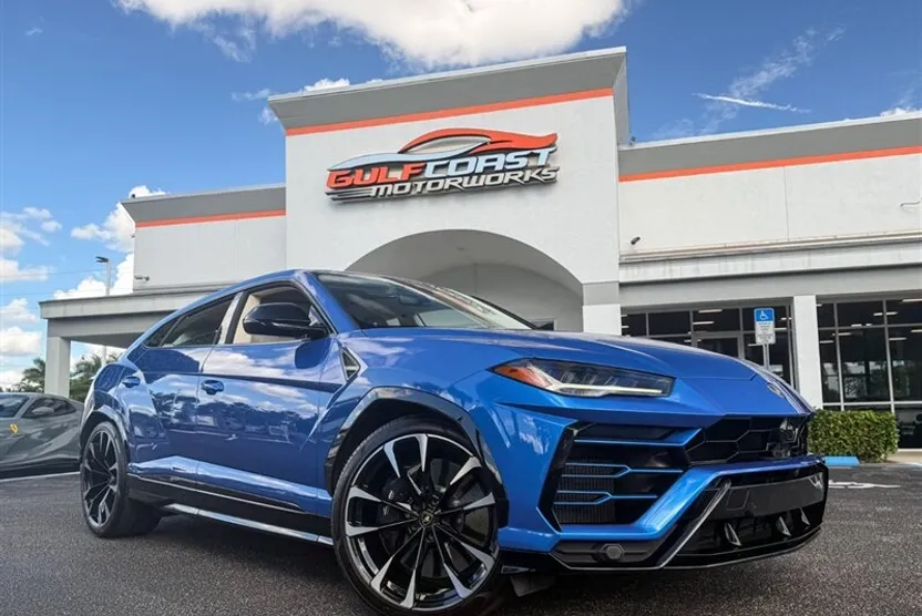 2021 Lamborghini Urus photo 1