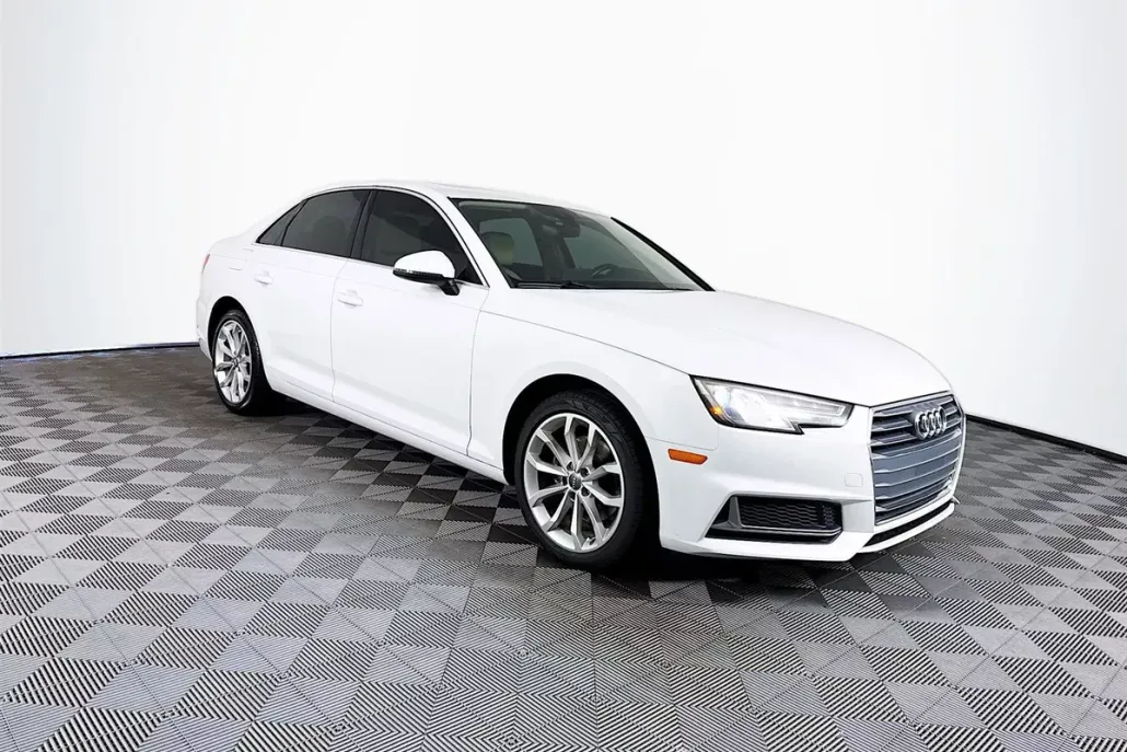 2019 Audi A4 Premium photo 1