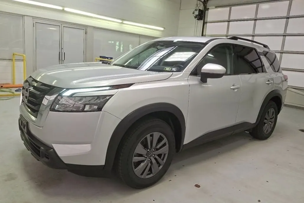 2024 Nissan Pathfinder SV photo 1