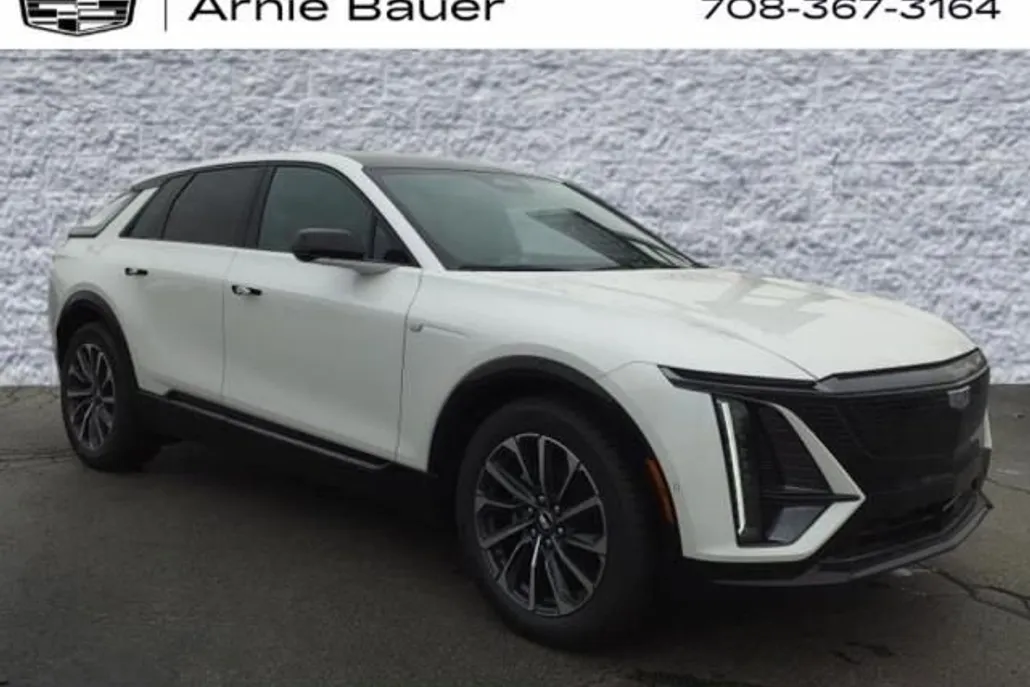 2025 Cadillac Lyriq Sport photo 1