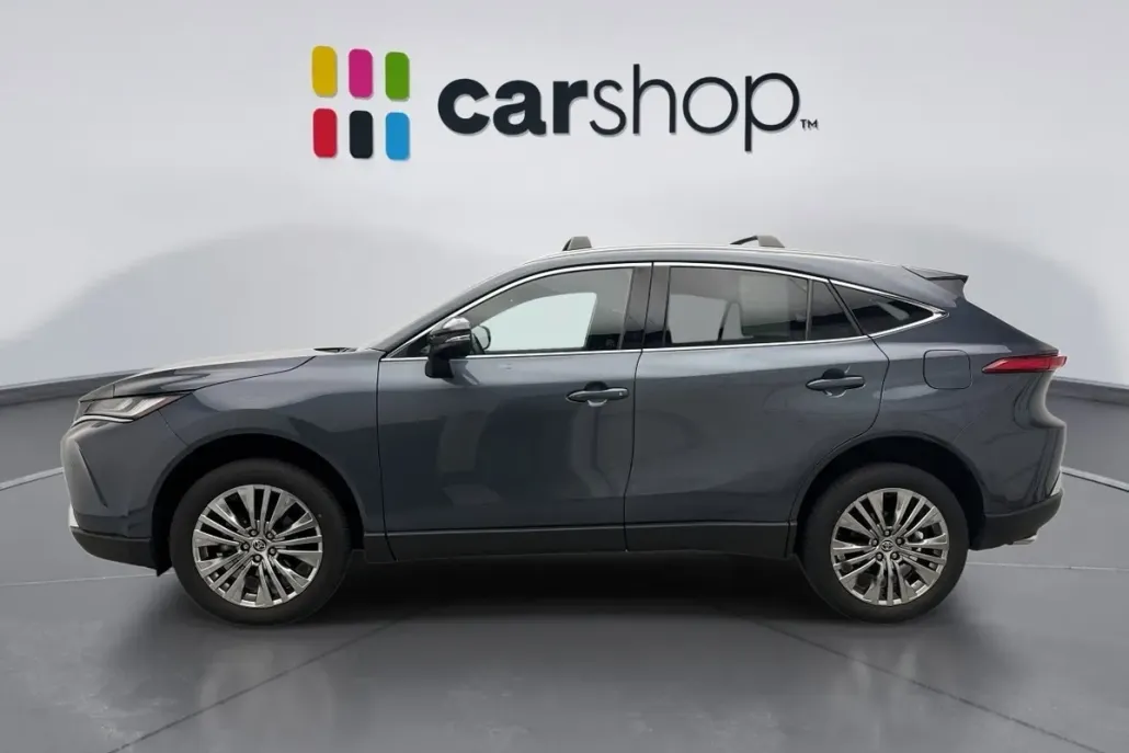 2023 Toyota Venza XLE photo 1