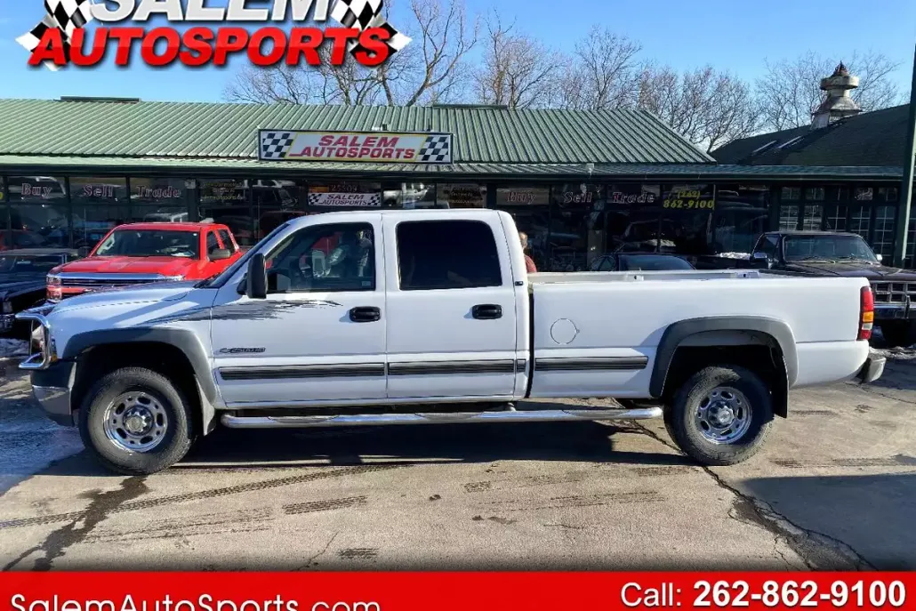 2002 Chevrolet Silverado 2500HD LS photo 1