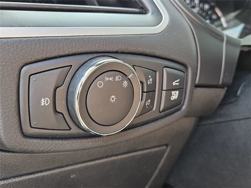 2022 Ford Edge ST photo 26