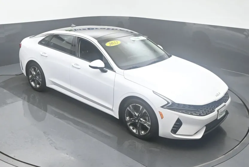 2022 Kia K5 EX photo 1