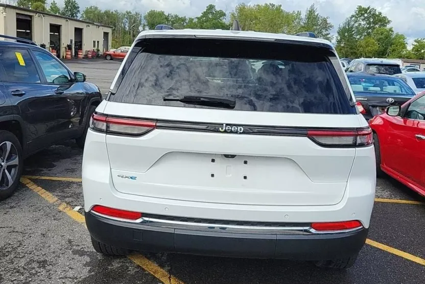 2023 Jeep Grand Cherokee 4xe photo 1
