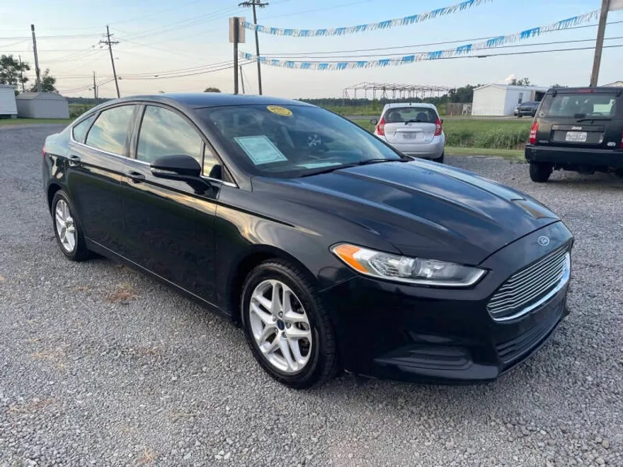 2014 Ford Fusion SE photo 1