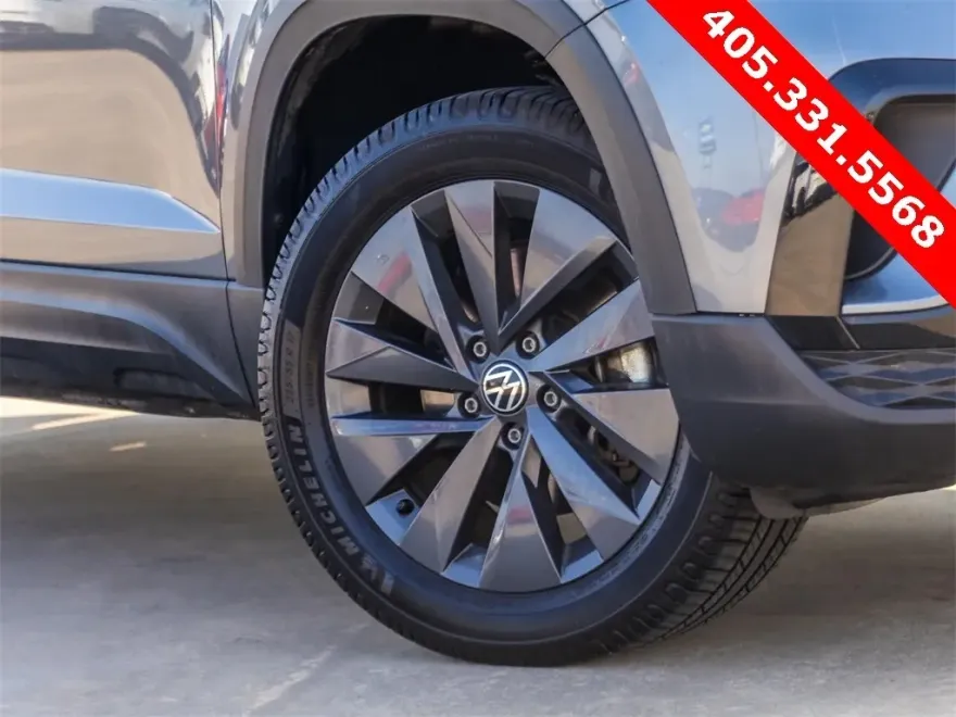 2022 Volkswagen Taos S photo 1