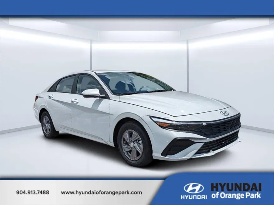 2025 Hyundai Elantra SE photo 1