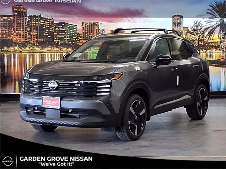 2025 Nissan Kicks SR photo 1